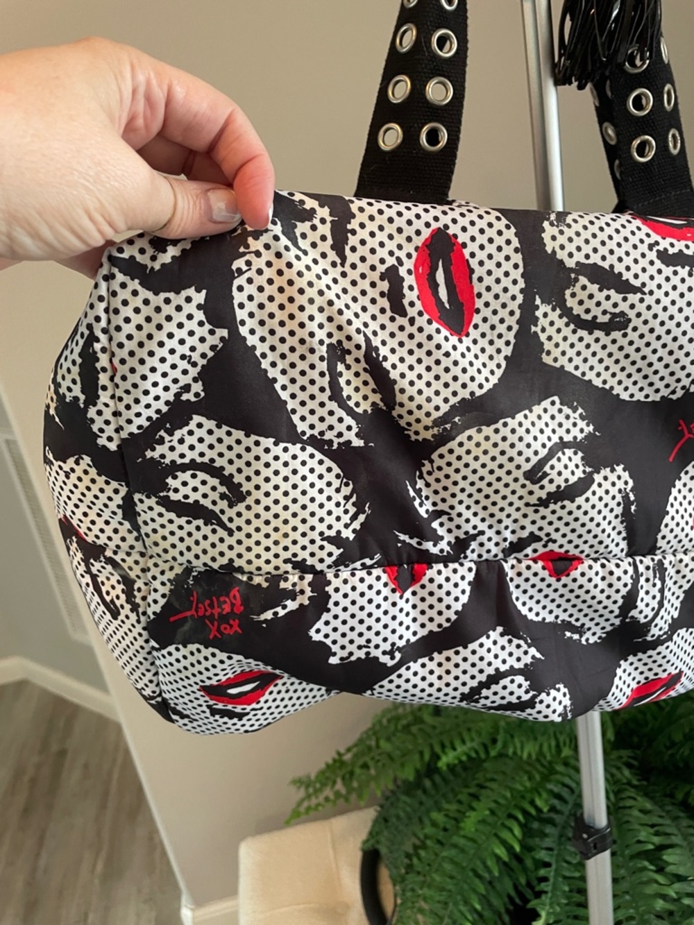 Betsey Johnson Vintage Marilyn Monroe Black & White Pop Art Tote - Picture 7 of 10